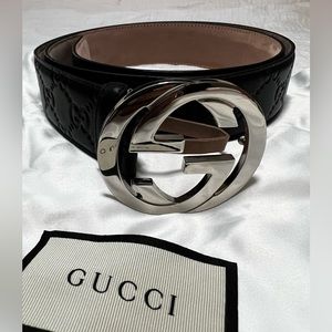 Gucci Men’s or Women’s double GG leather belt.